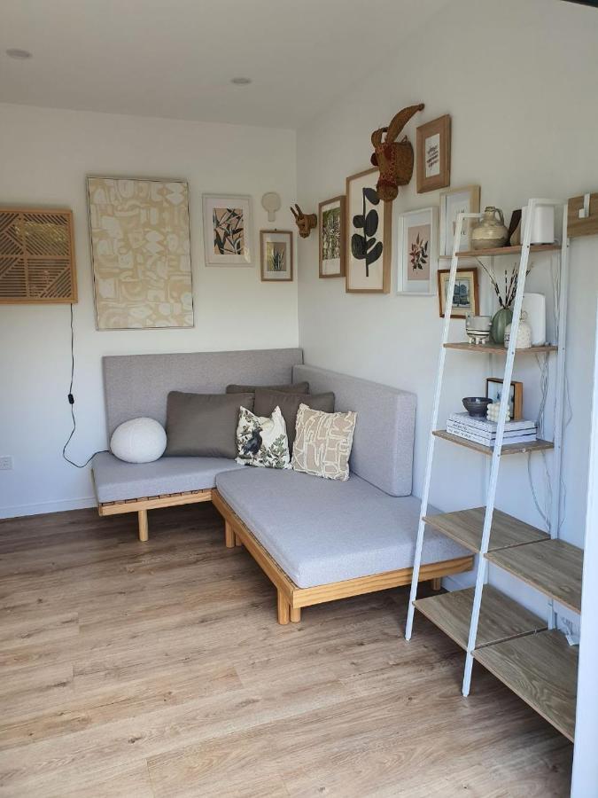 Tiny House With Greenhouse Dining โลเวอร์ฮัท ภายนอก รูปภาพ