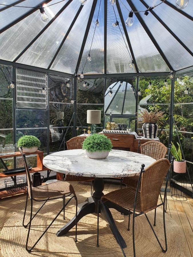 Tiny House With Greenhouse Dining โลเวอร์ฮัท ภายนอก รูปภาพ